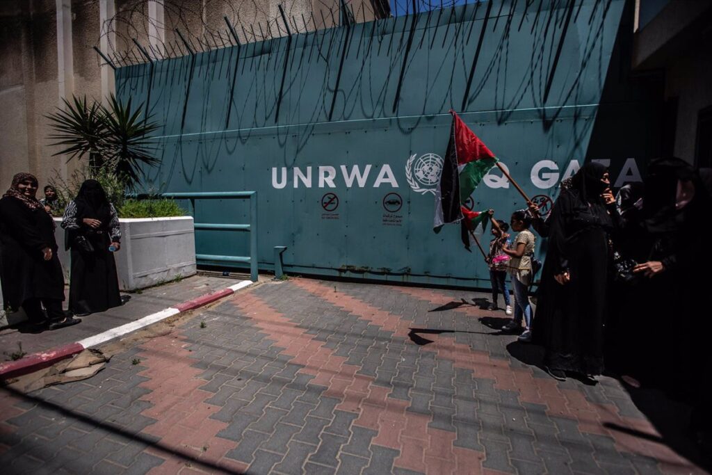 Unos 200 muertos en un bombardeo israelí sobre una escuela de la ONU en el norte de Gaza, según Al Yazira