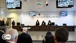 Unos 2.100 años de cárcel en mayor juicio contra 'Ndrangheta – DW – 20/11/2023