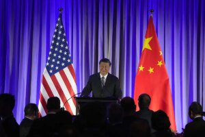 Xi Jinping dice que China "no luchar contra nadie ni en una guerra fra ni en una caliente, mientras Biden le califica de "dictador"