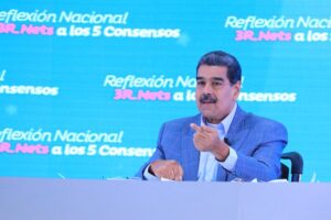 ¿A quién engaña? Maduro niega que sea un "presidente partidista" a pesar de ser líder del Psuv