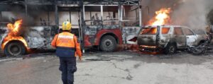 14 muertos y 20 heridos deja choque múltiple e incendio en autopista Gran Mariscal de Ayacucho