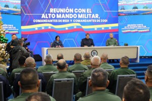 Maduro insta a cuerpos de seguridad a proteger la paz interna