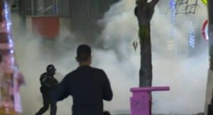 2 policías heridos, dejó ataque a CAI en Bogotá por libertad de presunto abusador