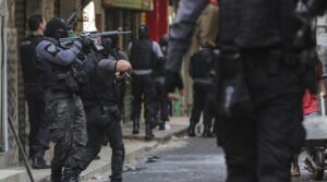 Al menos nueve heridos dejó fuerte tiroteo entre policías y criminales en Río de Janeiro