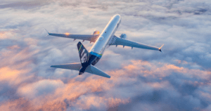 Alaska Airlines acuerda adquirir Hawaiian Airlines por mil 900 millones de dólares