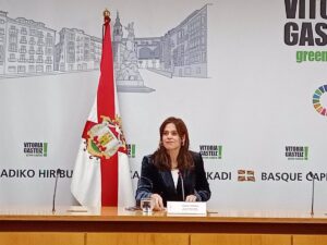 Alcaldesa socialista de Vitoria, que gobierna gracias a PNV y PP, defiende el "acuerdo local" con Bildu en Pamplona