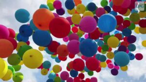 Ambientalistas rechazaron lanzamiento de globos al aire en Valencia