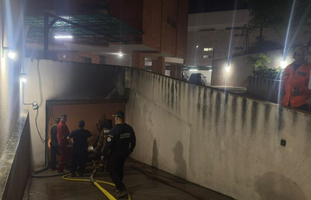 Camioneta explotó en Maracaibo y produjo incendio en un edificio