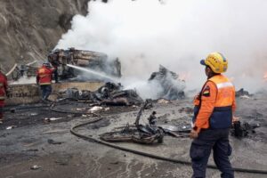 Continúan labores de mantenimiento en la autopista Gran Mariscal de Ayacucho tras una semana del trágico accidente