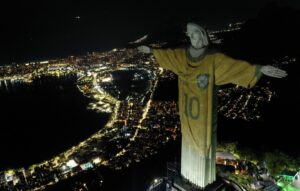 Cristo de Redentor se ilumina con la '10' y el papa envía mensaje en homenajes a Pelé - AlbertoNews