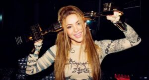 Critican a Shakira por su acento español, no le perdonan que no hable costeña