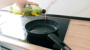 Cuántas veces se puede reutilizar el aceite de freír según un experto