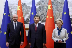 Cumbre China-UE: Xi Jinping pide a  Von der Leyen "responder conjuntamente" a los desafíos globales