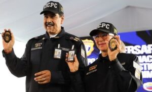 Director del Cicpc acredita al presidente Maduro y a la primera dama Cilia Flores como comisarios generales