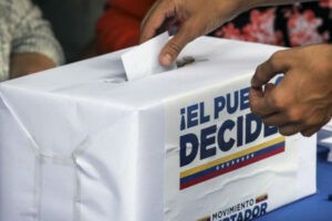 Dirigentes opositores votan en referéndum consultivo por el Esequibo promovido por el chavismo (+Videos)