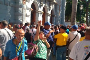 Docentes del Distrito Capital protestan este #29Dic para exigir el pago de cestatickets