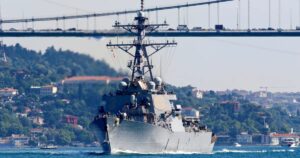EEUU confirmó nuevos ataques con misiles y drones contra buques militares y petroleros en el mar Rojo