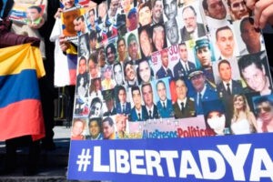 EEUU dice estar preparado para reinstaurar sanciones de no liberarse más presos políticos