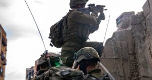 El Ejército de Israel abatió a dos agentes de Hamas escondidos en una escuela de la ciudad de Gaza