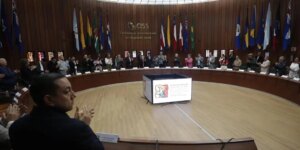 El Ejército de Liberación Nacional de Colombia anuncia la suspensión de los secuestros tras un acuerdo con el Gobierno