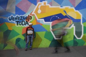 El Esequibo es otra "cortina de humo" ante la impopularidad de Maduro para 2024