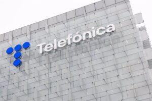 El Gobierno ordena a la SEPI comprar hasta un 10% de Telefónica para proteger su capacidad estratégica