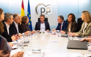 El PP anuncia mociones en los ayuntamientos para ver si en el PSOE alguien se "rebela" contra el pacto con Bildu