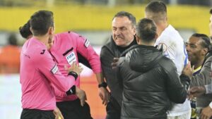 El brutal ataque contra un árbitro por el que detuvieron al presidente de un club de fútbol de Turquía