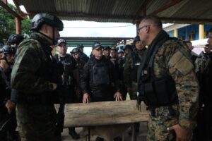 El chavismo evalúa "acciones integrales" para combatir la delincuencia organizada en el país