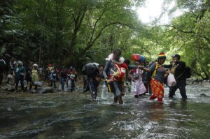 El papa pide una "respuesta humanitaria" para los migrantes en la selva del Darién