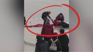 El rápido rescate de este policía para salvar a una mujer de su caída al interior de un lago congelado