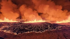 El volcán de Grindavik en Islandia entra en erupción tras meses de seísmos