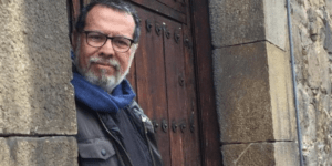 Escritor Ibsen Martínez admitió haber agredido a sus exparejas