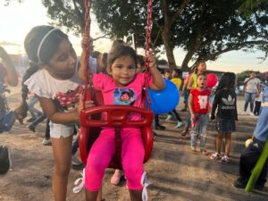 Guasipati celebra la apertura del Parque Venezuela con la asistencia de 300 niños - Yvke Mundial