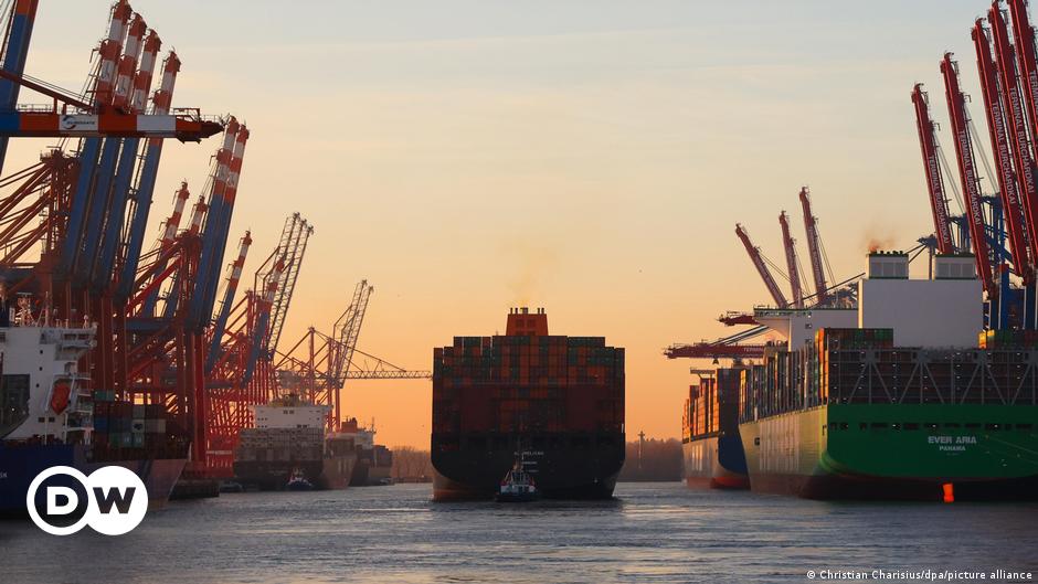 Hapag-Lloyd y Maersk suspenden tráfico por el Mar Rojo – DW – 15/12/2023