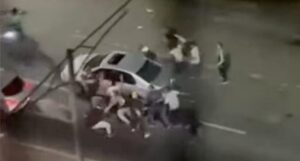 Hinchas atacaron carros luego de derrota de Nacional vs. Medellín, en Envigado