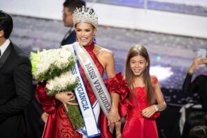 Ileana Márquez es la primera madre en recibir una corona del Miss Venezuela