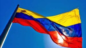 Indígenas venezolanos bajaron la bandera de Guyana de la Sierra de Pacaraima en el Esequibo e izaron la bandera de Venezuela