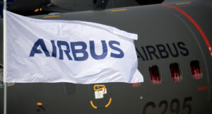 Investigan posible intoxicación de 700 personas en una planta de Airbus en Francia