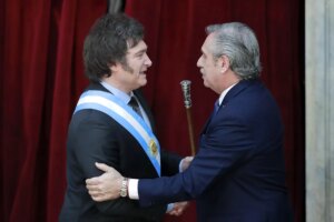 Javier Milei anuncia un seversimo ajuste en su toma de posesin como presidente de Argentina