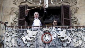 Joseba Asiron ya es alcalde de Pamplona