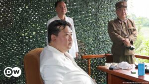 Kim supervisó "maniobra de lanzamiento" de misil Hwasong-18 – DW – 19/12/2023