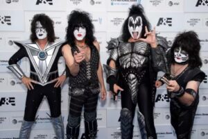 Kiss dio su último concierto y anunció que desde ahora solo se presentará con avatares digitales - AlbertoNews