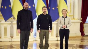 La UE decide abrir las negociaciones de adhesión con Ucrania y Moldavia