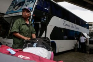 La lista de precios para viajar en autobús a varios estados de Venezuela durante la temporada decembrina