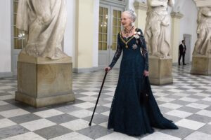 La reina Margarita II de Dinamarca anuncia su abdicación