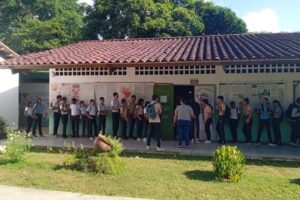 Madre de estudiante de liceo bolivariano en Anzoátegui denuncia que fueron obligados a participar (+Video)