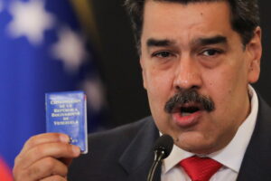 Maduro considera traer al debate un referéndum constitucional, tras 16 años de la derrota histórica de Chávez (Video) LaPatilla.com