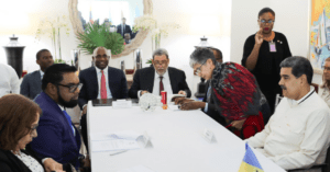 Maduro declara como Zona en Reclamación a mesa de refrigerios de reunión con presidente de Guyana