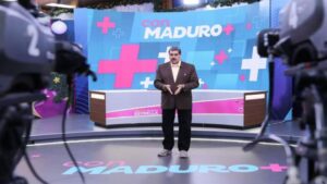 Maduro dice que Milei quiere convertir a Argentina en una "colonia del capital extranjero"
